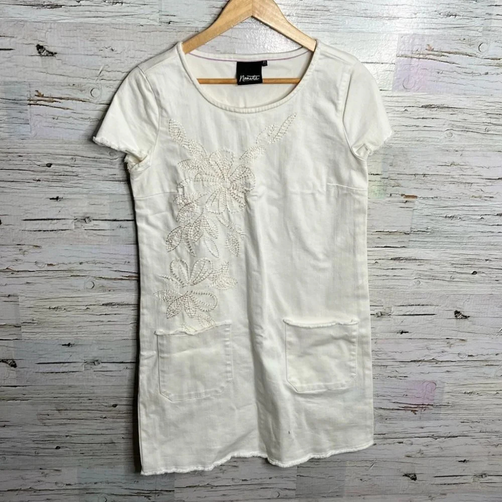 Nanette lepore white dress size xs tee shirt